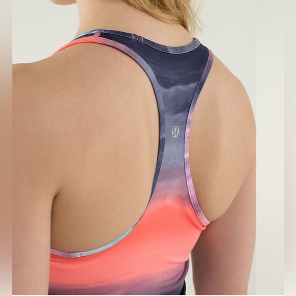 Lululemon Beachscape Cool Racerback Tank Top Ombre Stripes Size  8 No Tag - Picture 4 of 13